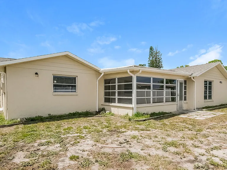 7043 Fireside Dr — Photo 16