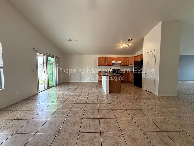 1225 W Shumway Farm Rd — Photo 6