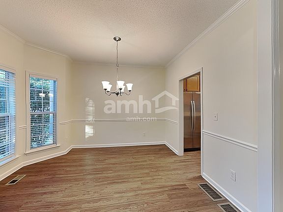 5th image of 374 Westhill Dr