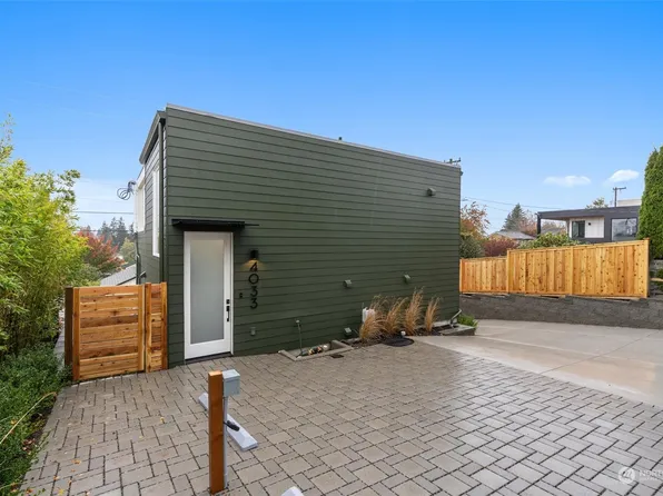 4033 44th Avenue SW, Seattle, WA 98116