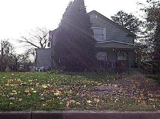 481 Addison St, Elgin, IL 60120