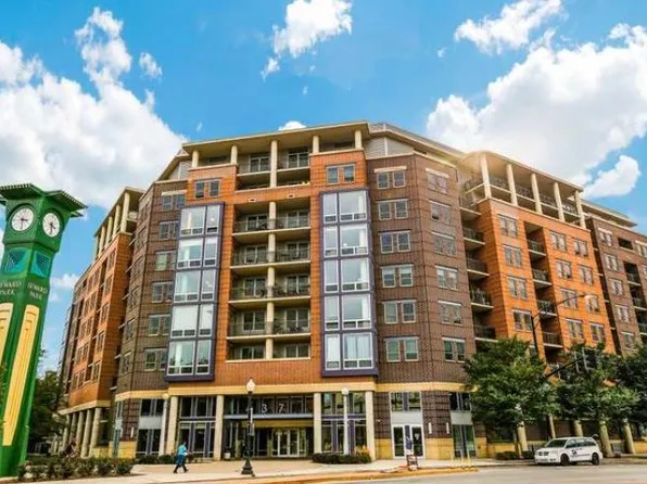 437 W Division St APT 317, Chicago, IL 60610