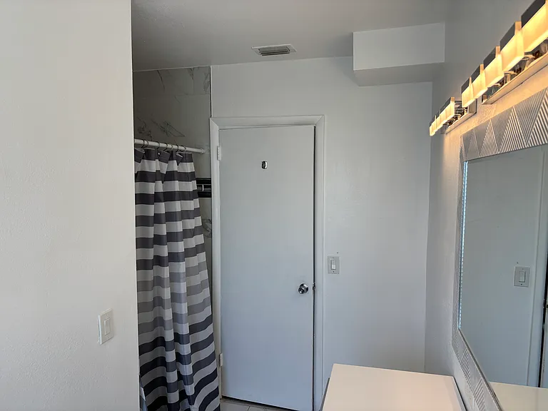 1215 S Keene Rd — Photo 32