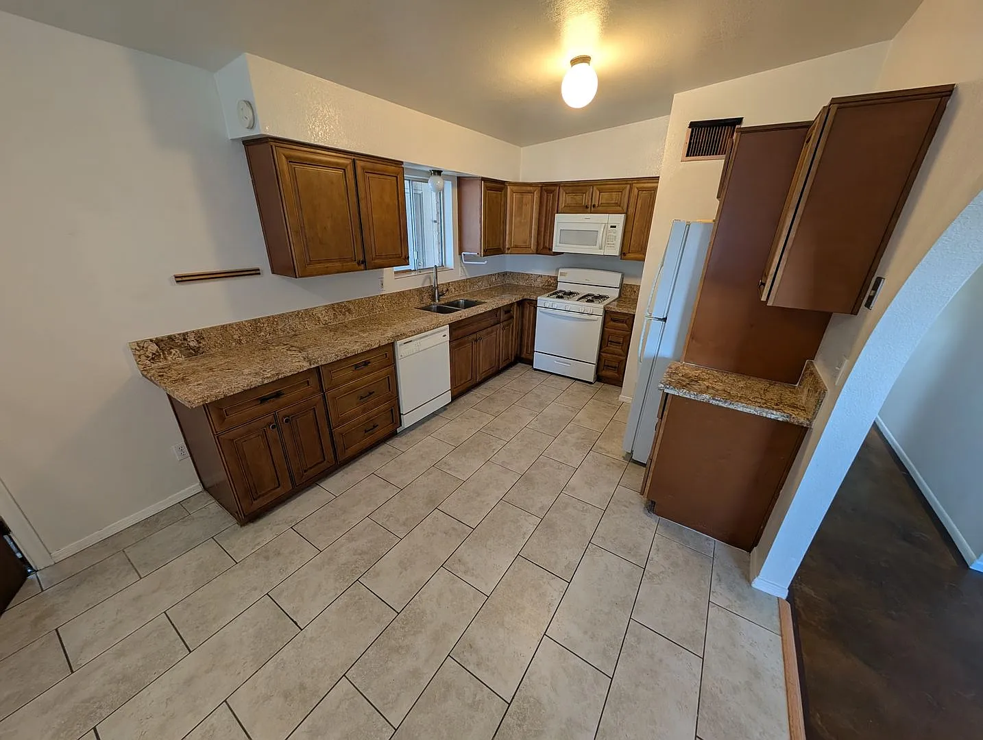 3bed & 2bath - Historic Barrio Hollywood - Gorgeouse Home w NEW AC — Photo 2