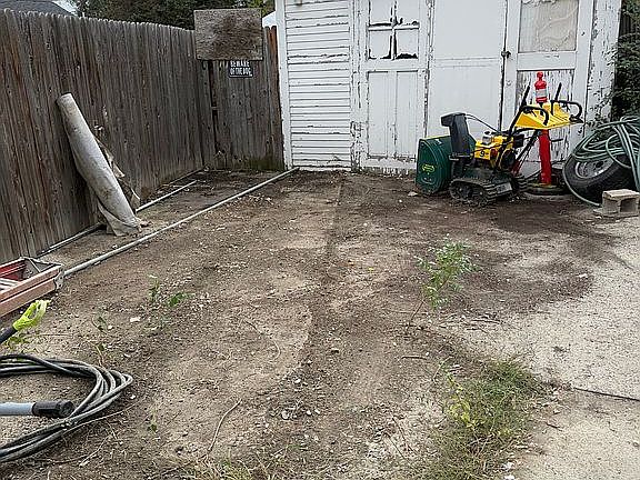 4th image of 38 Broadwater Ave