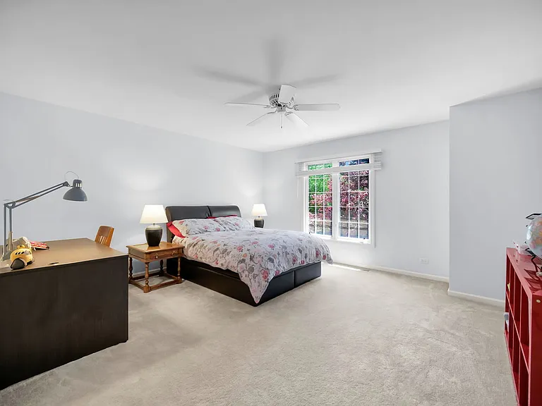 36W244 Fieldcrest Dr — Photo 35
