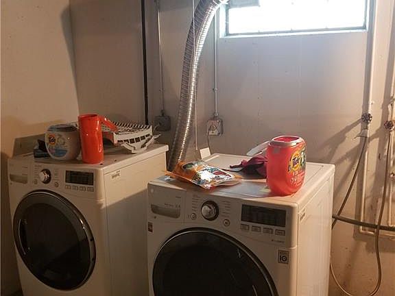 5th image of 5061 Clarice Dr