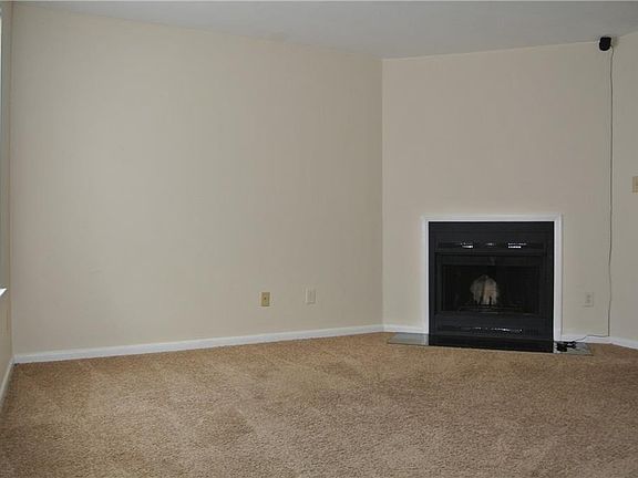 2nd image of 2627 Elliott Ave
