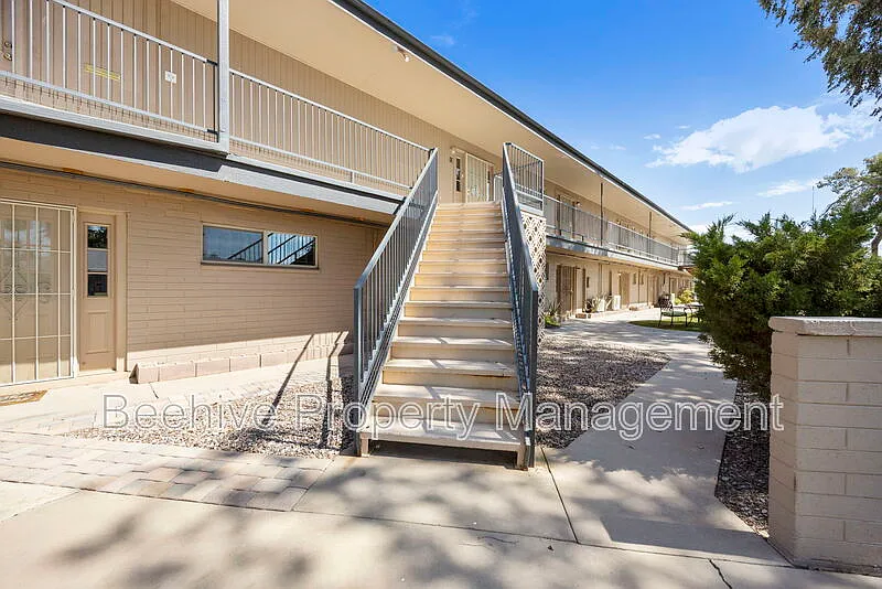 430 W 3rd St — Photo 2