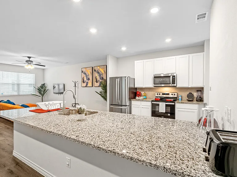 5541 Topwater Trl — Photo 15