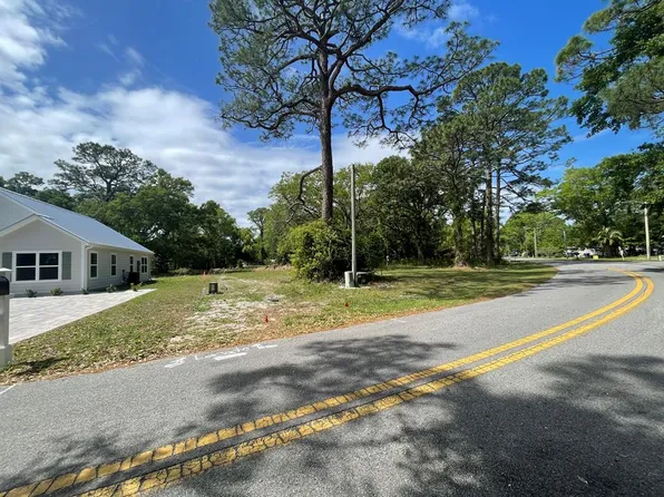 228 17th St, Apalachicola, FL 32320