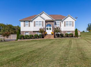 2012 Wisteria Ct, Columbia, TN 38401