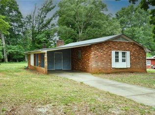 6132 Arden Dr, Clemmons, NC 27012