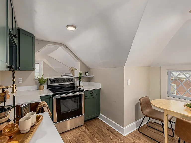 1130 N Lafayette St #5 — Photo 3