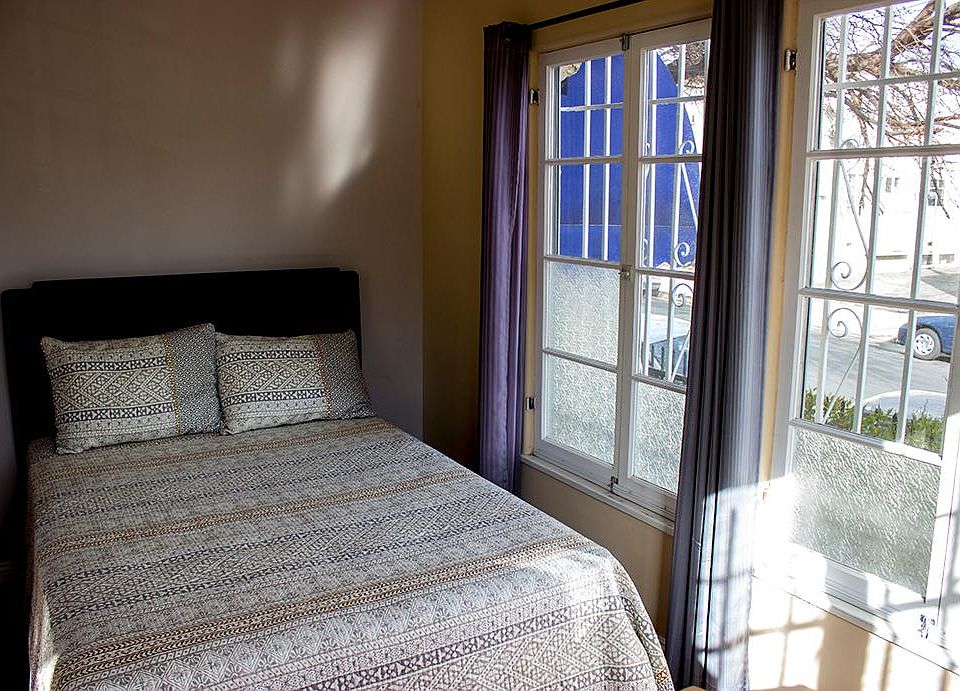 1st image of 1347 N Mansfield Ave APT 2