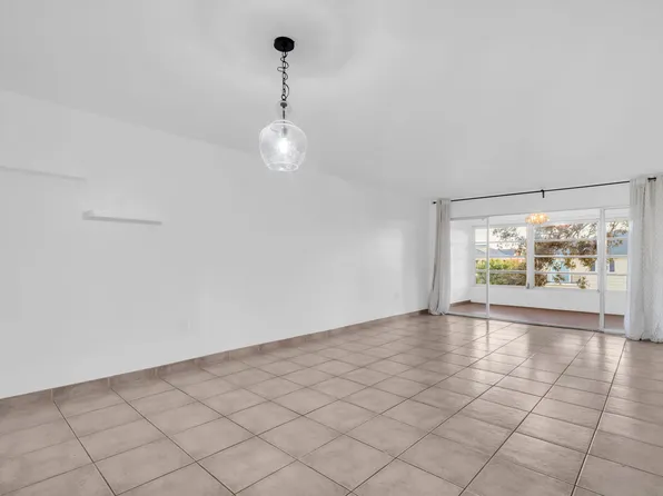 1433 S Belcher Rd APT E20, Clearwater, FL 33764