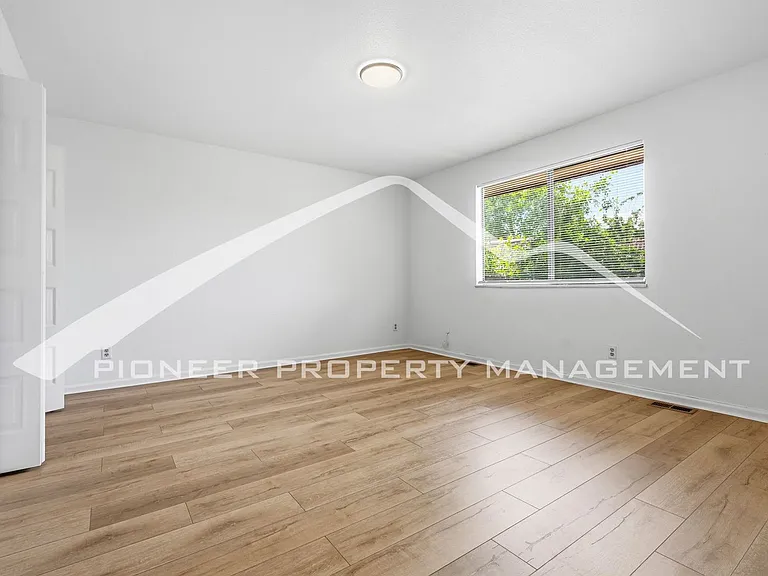 1465 S Troy St — Photo 8