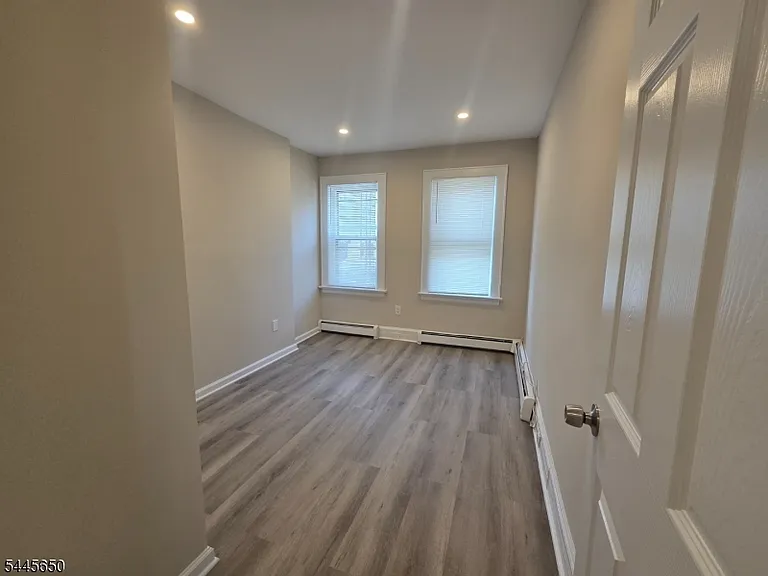 323 William St #1 — Photo 4