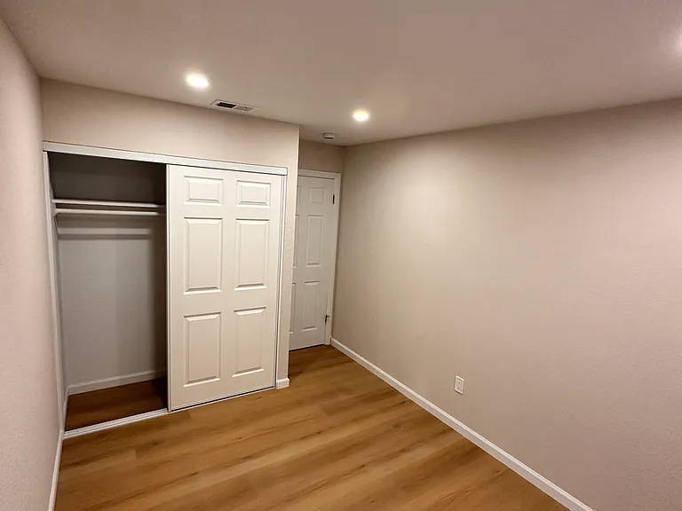 133 Mossglen Cir — Photo 11