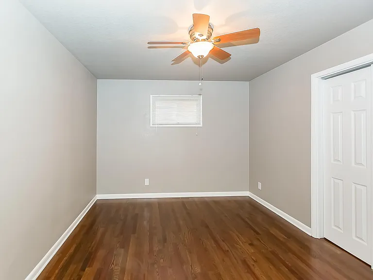 1520 NE 54th St — Photo 14