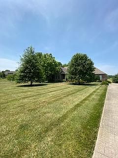 4th image of 102 Deerfield Cir