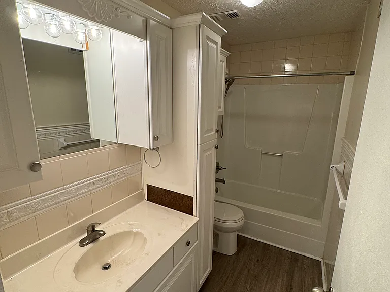 208 Shadow Wood Pl — Photo 19