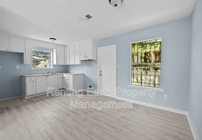 3613 Erwin Dr — Photo 15