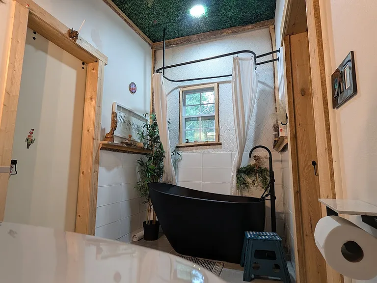 2nd Bathroom