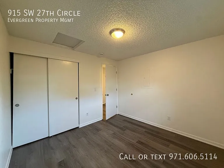 915 SW 27th Cir — Photo 15