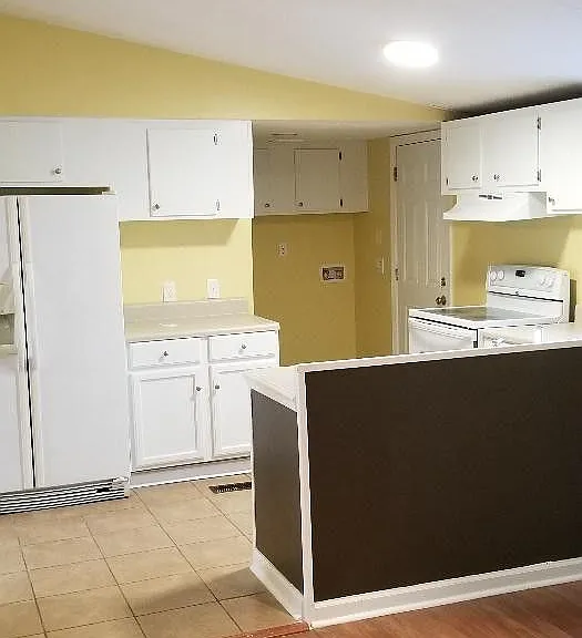 163 Brentwood Ln — Photo 3
