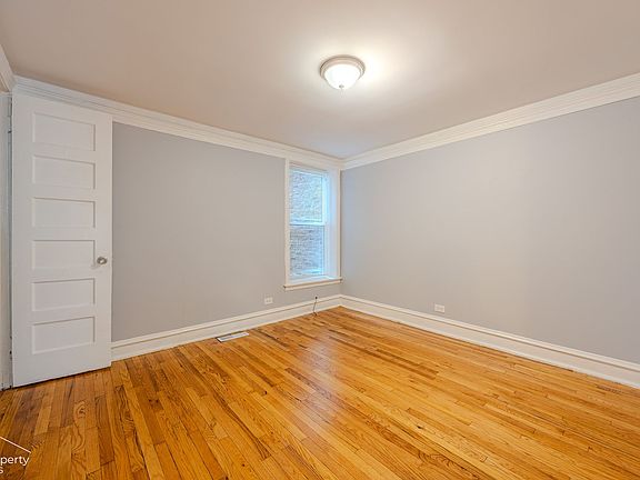 5th image of 511 E 60th St