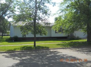 411 S Main St, Lamoure, ND 58458