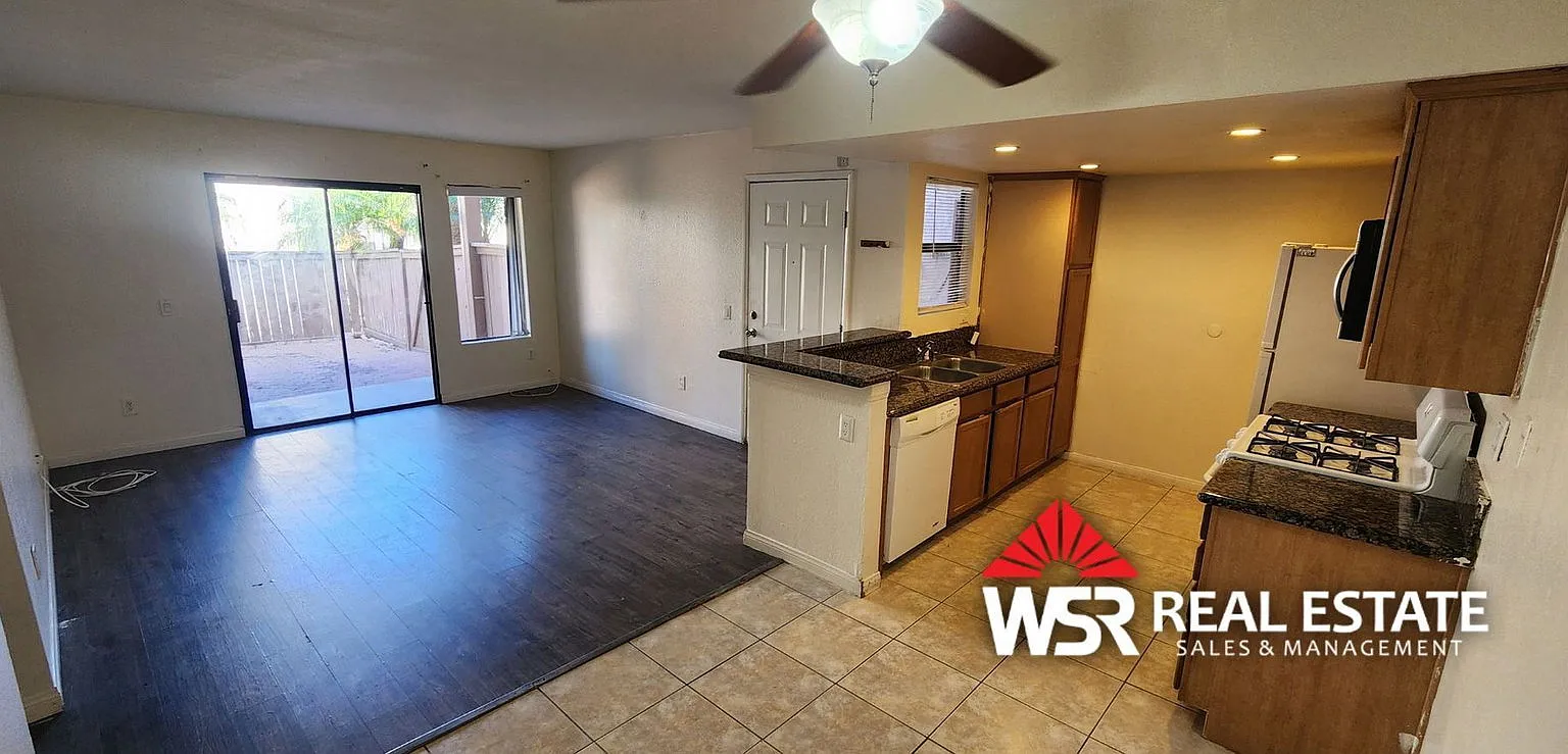 2 bed, 2.0 bath, 886 sqft, $2,000 — Photo 3