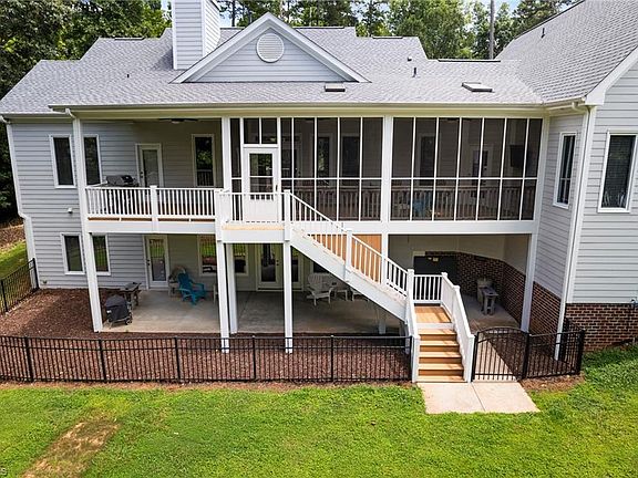 5th image of 591 Emerald Isle Ct