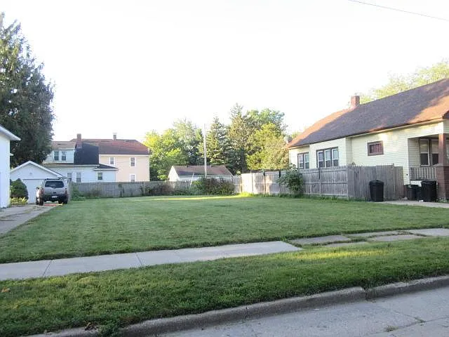 1809 44th St photo 1