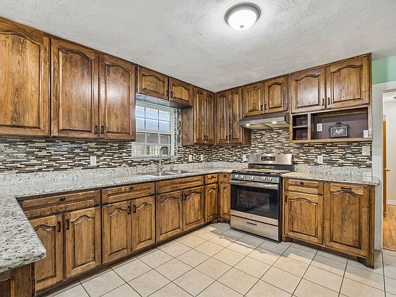 5th image of 2122 S Vernon Ave