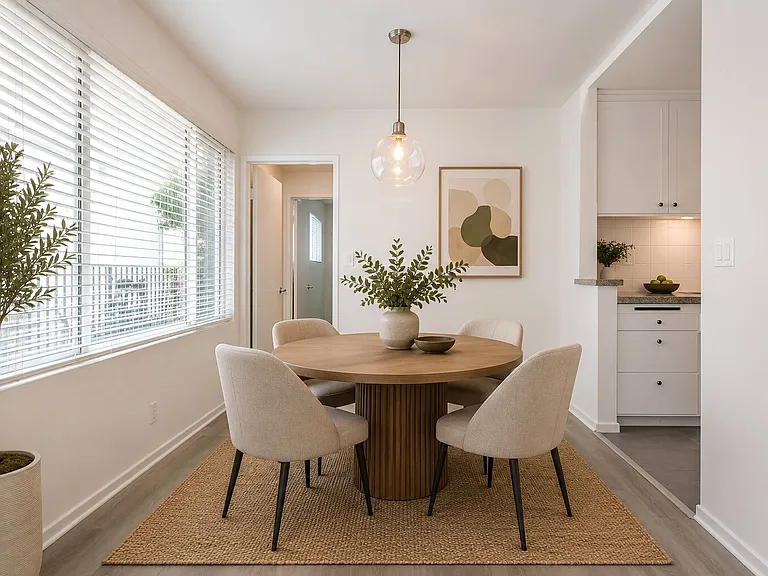 1010 S Bedford St #103 — Photo 5