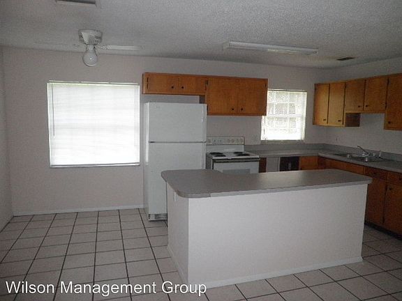 3rd image of 8020 Yount Dr