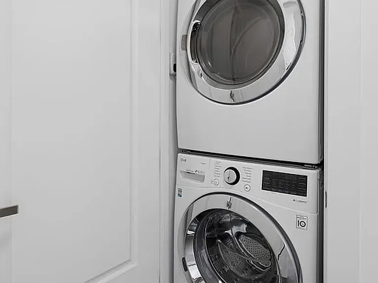 11-12 44th Dr #6H — Photo 8