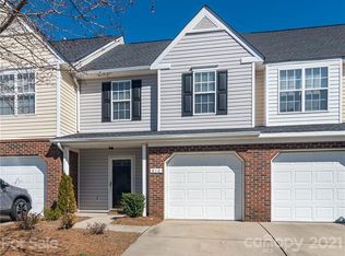 816 Pelican Bay Dr, Pineville, NC 28134