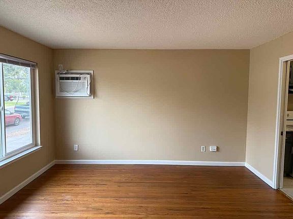 3rd image of 2348 53rd Ave