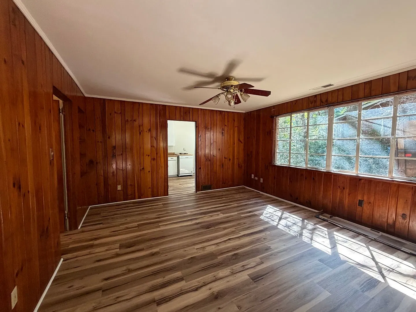 2-bedroom, 1-bath stand alone home is conveniently located off Prince Avenue! — Photo 4