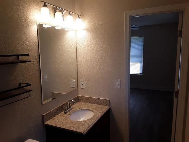 321 Forest Hills Dr — Photo 10