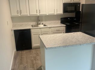 21 Swatling Rd BUILDING B-8, Latham, NY 12110