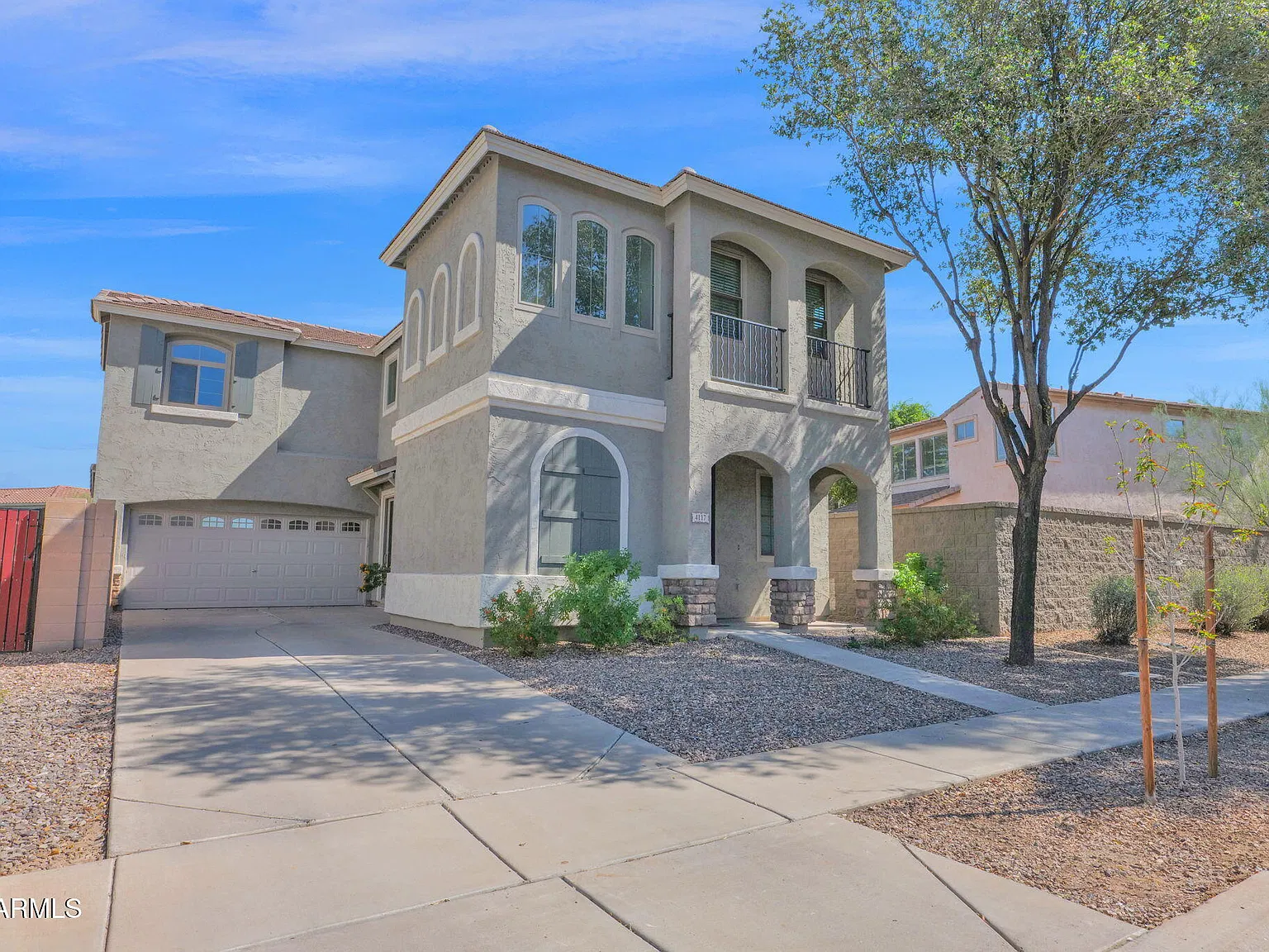 4 bed, 2.5 bath, 2006 sqft, $2,600 — Photo 2