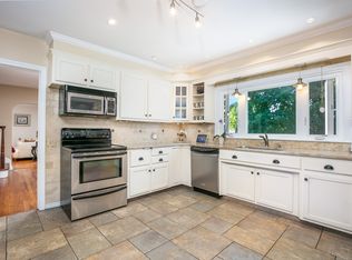 21 Summit St, Bristol, CT 06010