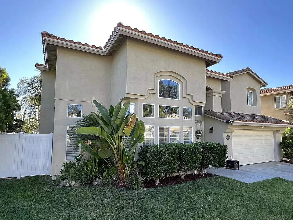4575 Avenida Privado