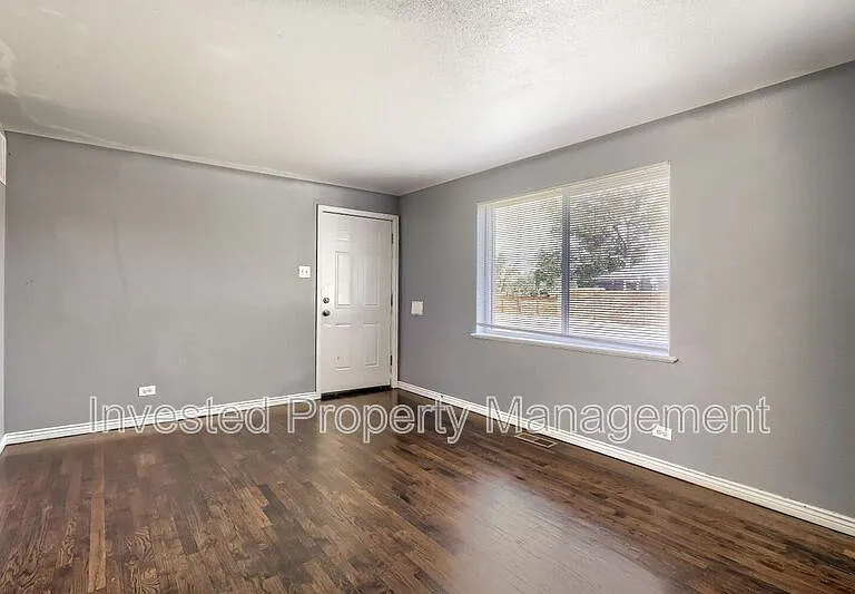 8316 E 16th Ave — Photo 3