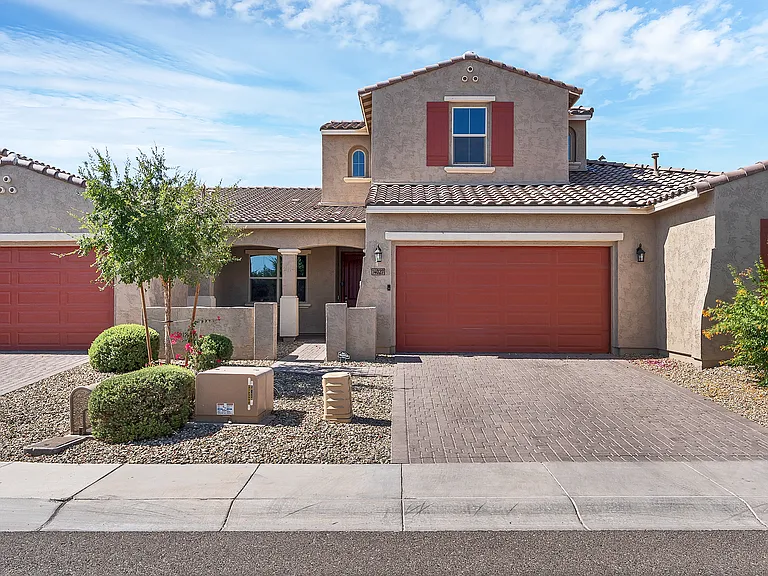 14027 W Desert Flower Dr — Photo 1