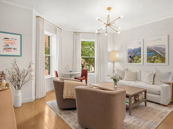 350 W 71st St #5D, New York, NY 10023